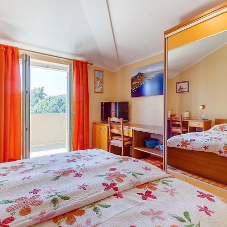 Apartments And Rooms By The Sea Nerezine, Losinj - 11815 Pokój zdjęcie