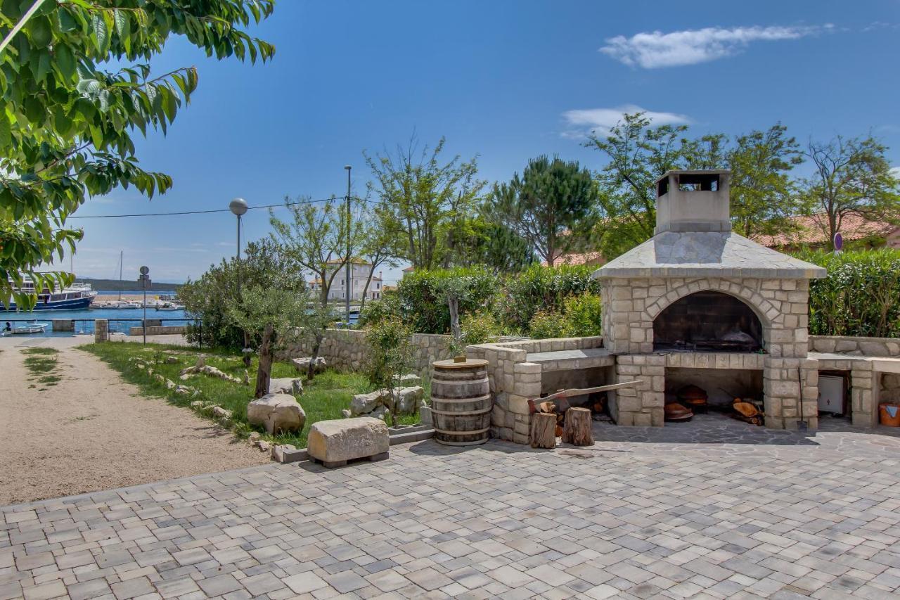 Apartments And Rooms By The Sea Nerezine, Losinj - 11815 Zewnętrze zdjęcie